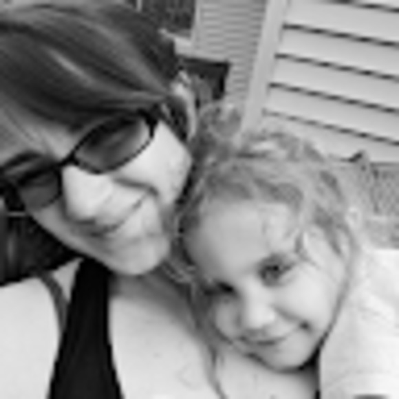 Meet your Posher, April - Picture 1 of 1